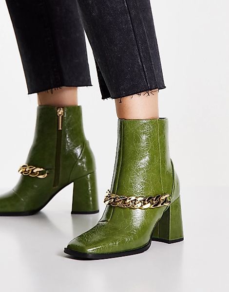 Miss Selfridge – Boom – Ankle-Boots in Dunkelgrün mit Kettendetail günstig online kaufen