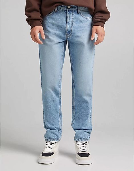Bershka – Hellblaue Jeans mit geradem Bein günstig online kaufen