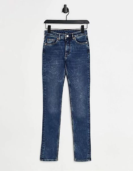 Monki – Jeans mit engem Schnitt in Blau günstig online kaufen