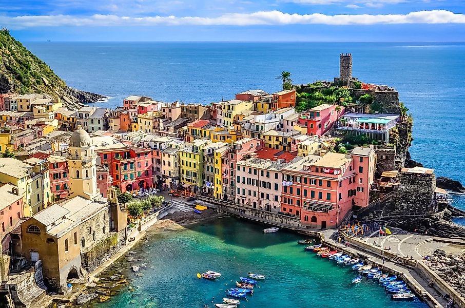 Papermoon Fototapete »Colorful Village Vernazza, Cinque Terre« günstig online kaufen