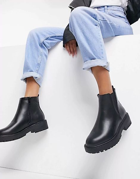 New Look – Flache Chelsea-Stiefel aus schwarzem Kunstleder mit dicker Sohle günstig online kaufen
