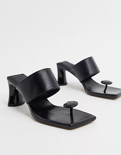 ASOS DESIGN – Holiday – Schwarze Sandalen aus hochwertigem Leder mit Zehens günstig online kaufen