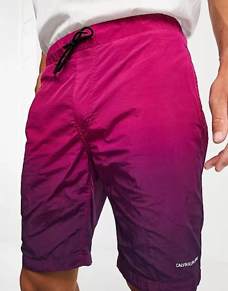 Calvin Klein Jeans – Shorts in rosa Batik-Optik günstig online kaufen
