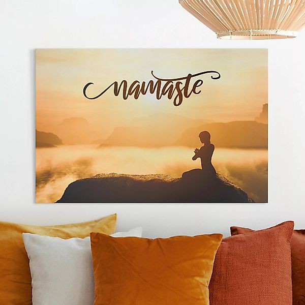 Leinwandbild Namaste Sonnenaufgang im Gebirge günstig online kaufen