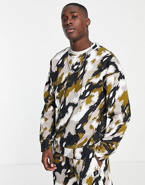 Topman – Oversize-Sweatshirt mit Rundhalsausschnitt und Military-Muster, Ko günstig online kaufen
