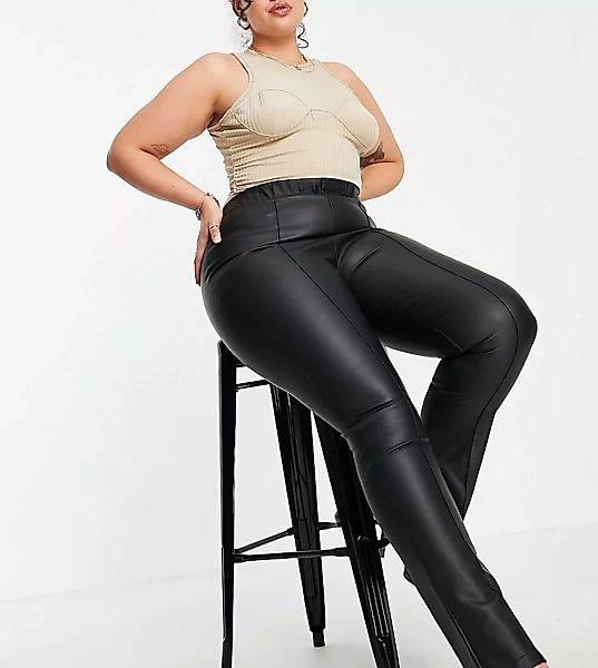 ASOS DESIGN Curve – Eng geschnittene Hose in Lederoptik mit geschlitztem Sa günstig online kaufen