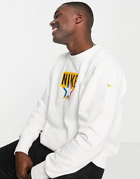 Nike Basketball – Sweatshirt mit Grafik in Creme-Weiß günstig online kaufen