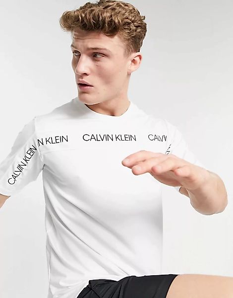 Calvin Klein Performance – Lauf-T-Shirt mit Cooltouch und Logozierband in S günstig online kaufen