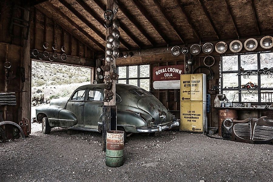 Papermoon Fototapete Altes Auto günstig online kaufen