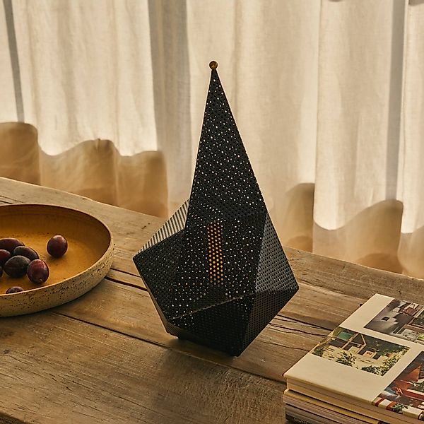 Gubi Akku-Tischleuchte Bagdad, schwarz, Höhe 36 cm günstig online kaufen