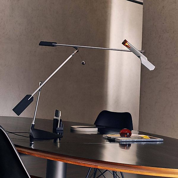 Stilnovo LED-Tischlampe Halley, Ausladung 100 cm, grau günstig online kaufen
