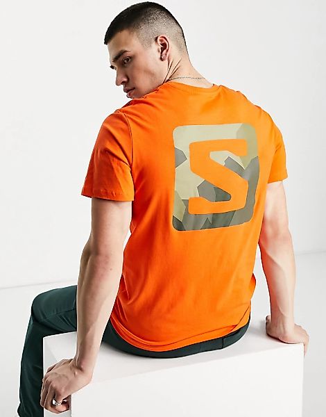 Salomon – Outlife – T-Shirt in Orange mit Rückenprint günstig online kaufen
