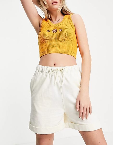 Urban Bliss – Shorts mit Umschlag in Gelb, Kombiteil günstig online kaufen