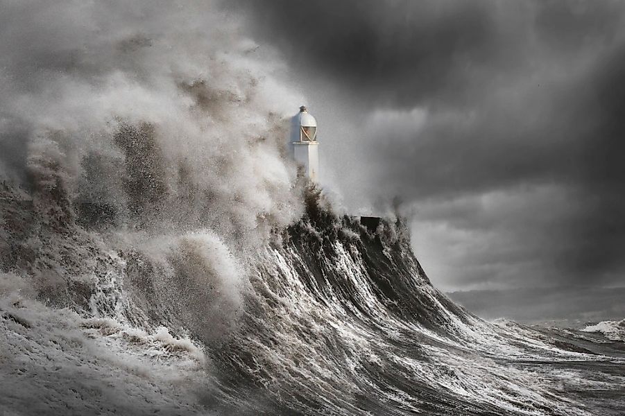 Papermoon Fototapete "Photo-Art ALEKS GJIKA, DRAMA AM LEUCHTTURM" günstig online kaufen