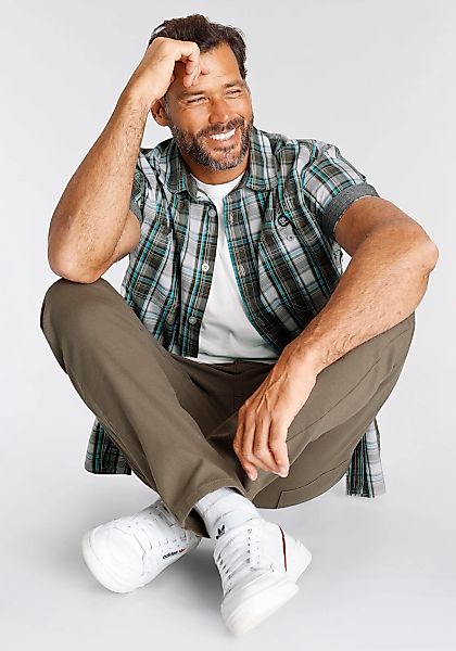 Mans World Kurzarmhemd, mit kleinem Brustprint günstig online kaufen