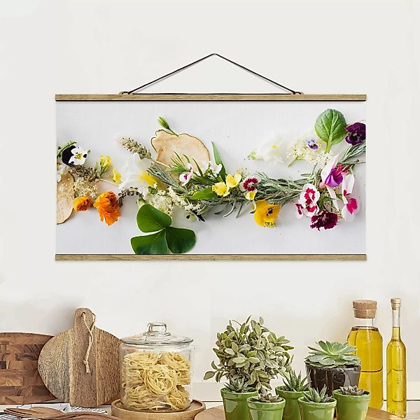 Stoffbild Blumen mit Posterleisten - Querformat Frische Kräuter mit Essblüt günstig online kaufen