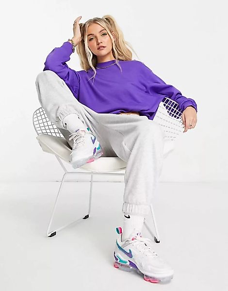 Weekday – Amaze – Sweatshirt aus Bio-Baumwolle in Dunkellila-Violett günstig online kaufen