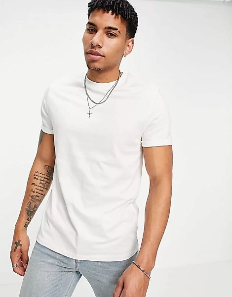 ASOS DESIGN – T-Shirt mit umgeschlagenen Ärmeln in Creme-Weiß günstig online kaufen