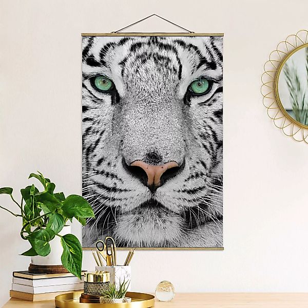 Stoffbild Tiere mit Posterleisten - Hochformat Weißer Tiger günstig online kaufen