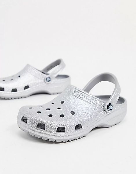 Crocs – Klassische, glitzernde Clogs in Silber günstig online kaufen