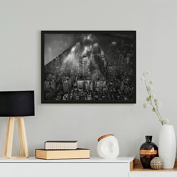 Bild mit Rahmen - Querformat Sonnenlicht über New York City günstig online kaufen