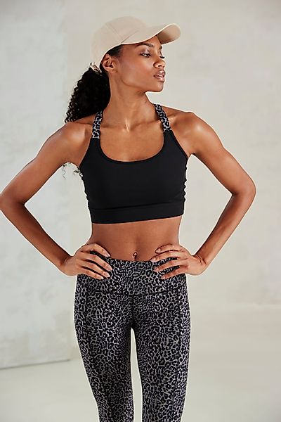 LASCANA ACTIVE Crop-Top, Sporttop mit gekreuzten Trägern in Leo Optik günstig online kaufen