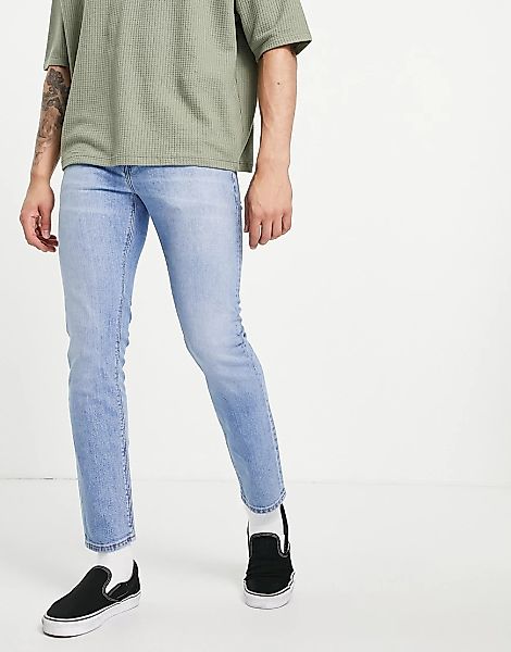 ASOS DESIGN – Schmal zulaufende Stretch-Jeans in heller „Less Thirsty“-Vint günstig online kaufen