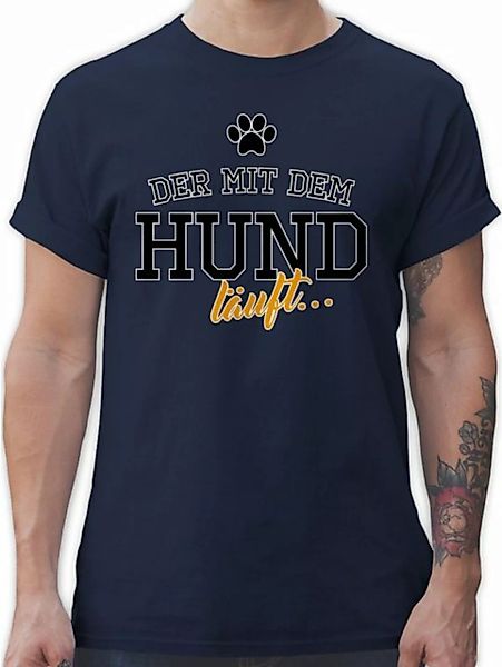 Shirtracer T-Shirt Der mit dem Hund läuft Geschenk für Hundebesitzer günstig online kaufen