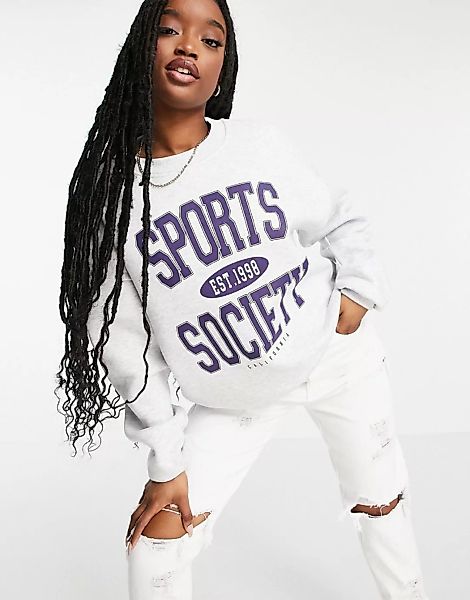 ASOS DESIGN – Oversize-Sweatshirt in Grau mit Sports Society-Motiv günstig online kaufen