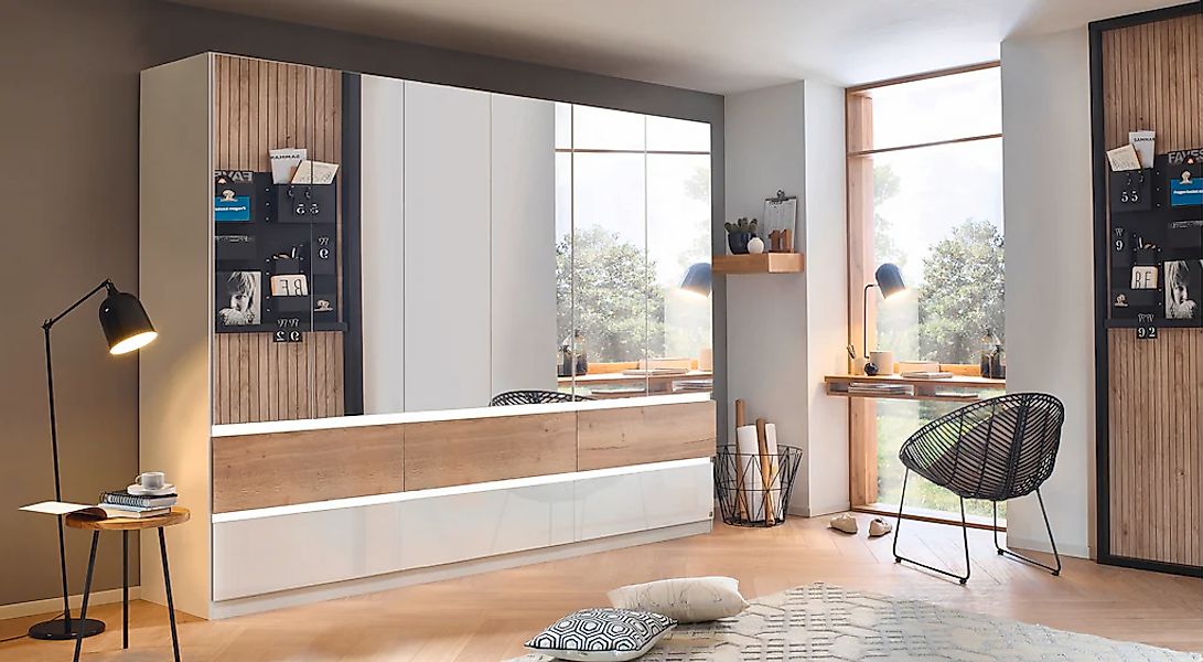 rauch Drehtürenschrank "Winnipeg" grifflose Front, Schubkästen m. Griffmuld günstig online kaufen