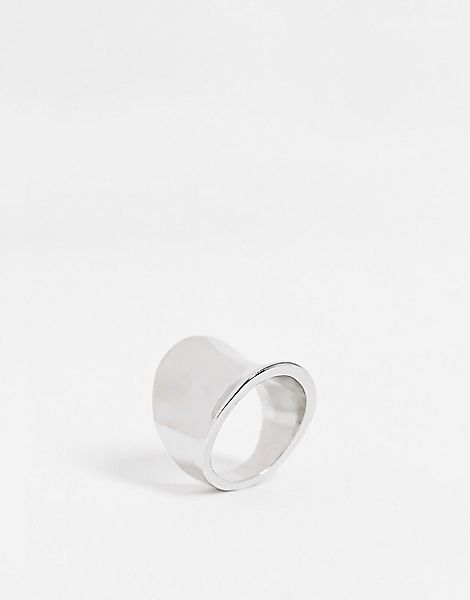 DesignB London – Auffälliger Ring in Silber-Optik günstig online kaufen