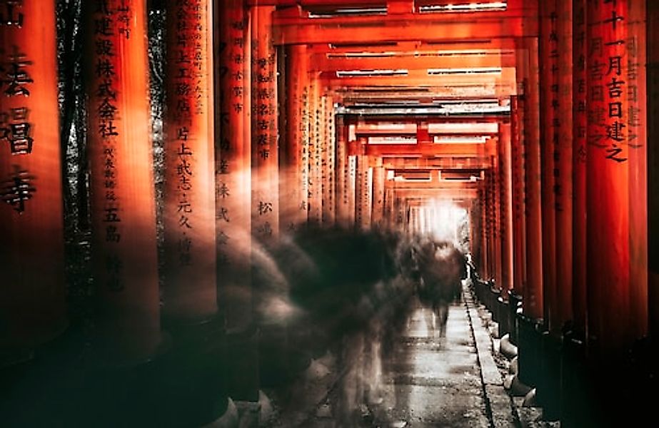 Papermoon Fototapete »Photo-Art CARMINE CHIRIACO, FUSHIMI-INARI-SCHREIN« günstig online kaufen