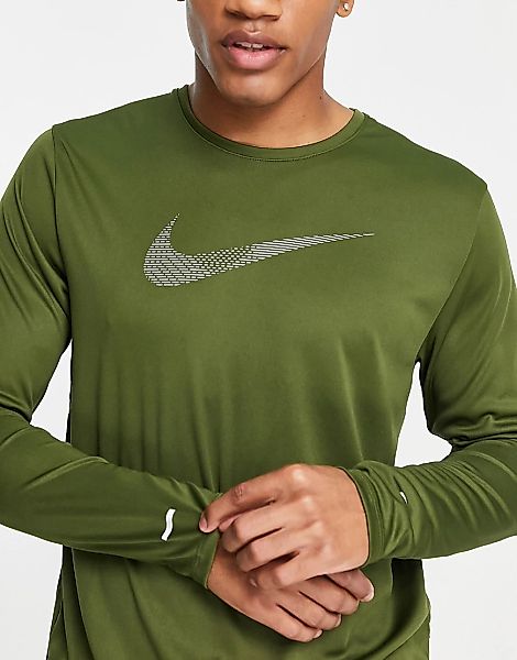 Nike Running – Run Division Miler Flash – Langärmliges Shirt in Khaki-Grün günstig online kaufen