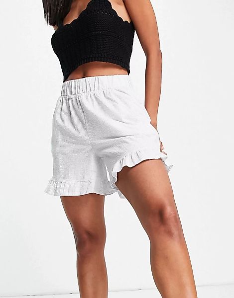 Pieces – Shorts in Weiß mit Rüschensaum-Blau günstig online kaufen