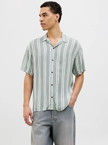 Jack & Jones "JJEJEFF STRIPE RESORT SHIRT SS SN" mit Streifen Muster günstig online kaufen