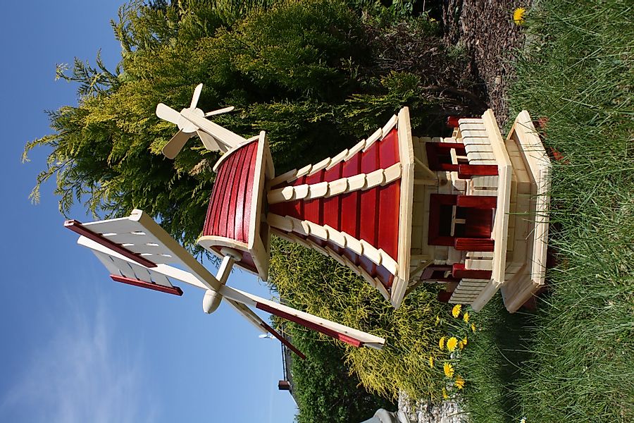 Holzdekoladen Deko-Windrad Holländische Windmühle aus Holz mit Solar Typ 2 günstig online kaufen