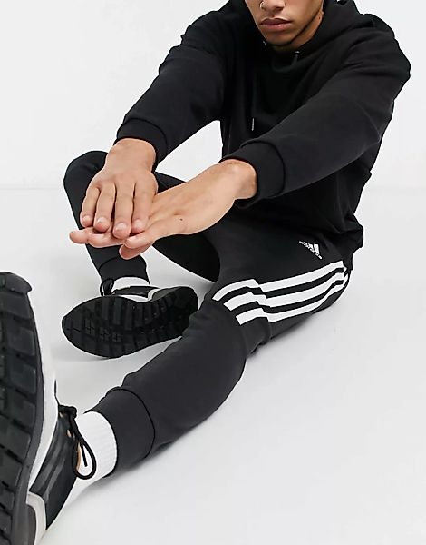 adidas – Jogginghose in Schwarz mit 3 Zierstreifen günstig online kaufen