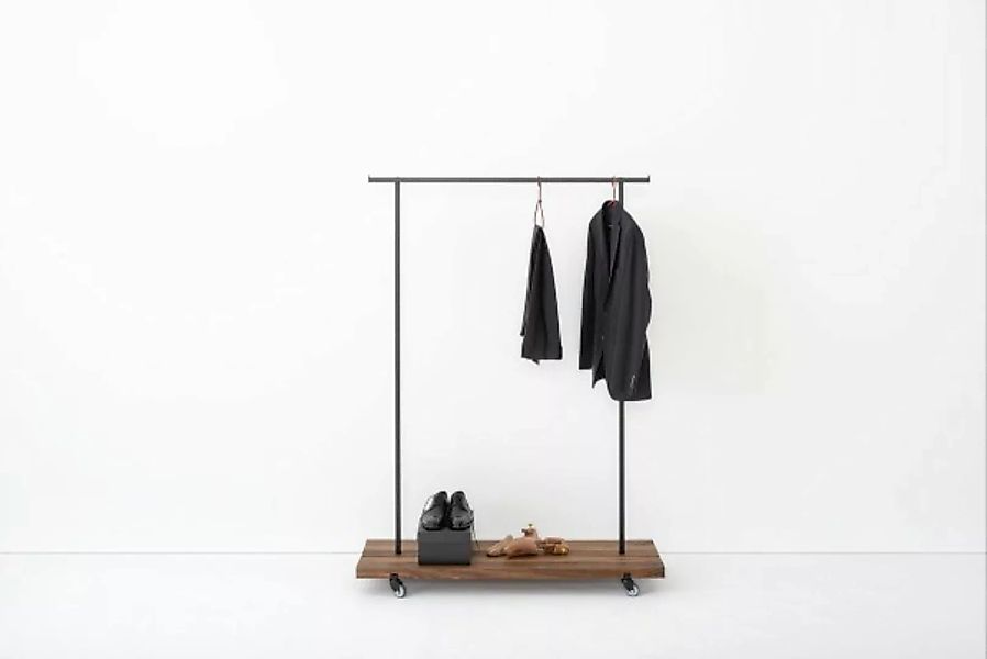Kleiderstange Nussbaum 01 M 117 x 40 x 160 schwarz günstig online kaufen