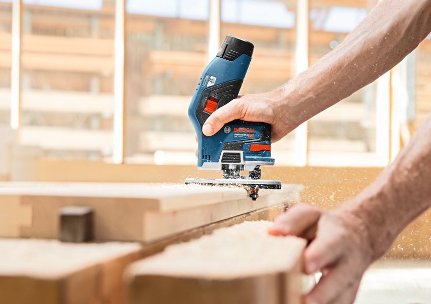 Bosch Professional Akku-Kantenfräse GKF 12 V-8 Solo günstig online kaufen