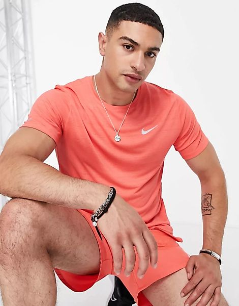 Nike Running – Miler – T-Shirt in Pfirsich-Orange günstig online kaufen