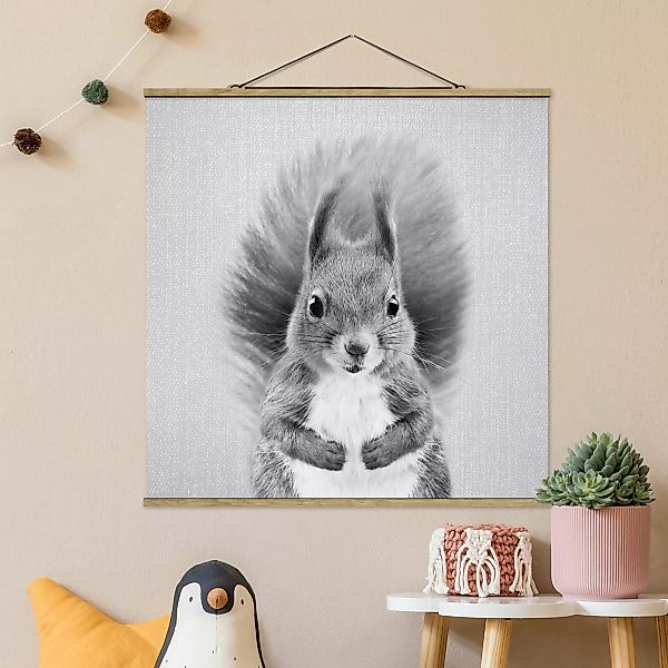 Stoffbild mit Posterleisten Eichhörnchen Elisabeth Schwarz Weiß günstig online kaufen