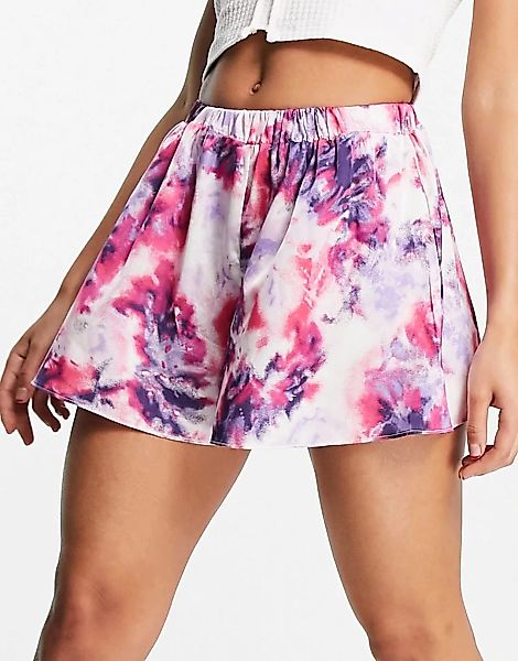 In The Style x Billie Faiers – Schwingende Shorts in Rosa mit Batikmuster-M günstig online kaufen