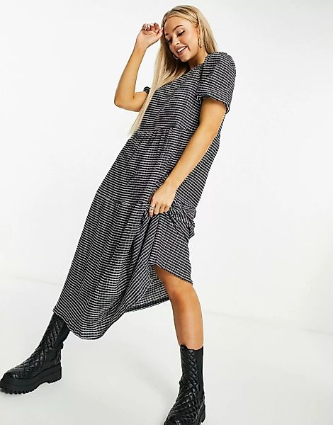ASOS DESIGN – Schwarzes Midi-Hängerkleid mit Rastermuster und Stufendesign günstig online kaufen