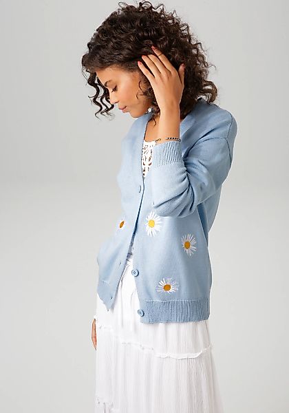 Aniston CASUAL Strickjacke, mit aufgestickten Margeriten verziert günstig online kaufen