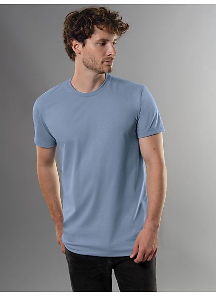 Trigema T-Shirt "TRIGEMA Slim Fit T-Shirt aus DELUXE Baumwolle", 1 Stk. günstig online kaufen