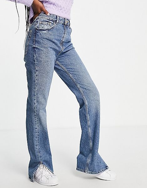 Pull&Bear – Jeans im 90er-Stil mit geschlitztem Saum in Blau günstig online kaufen