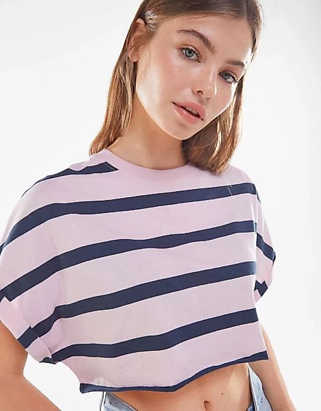 Bershka – Rosa gestreiftes, kurzes T-Shirt günstig online kaufen