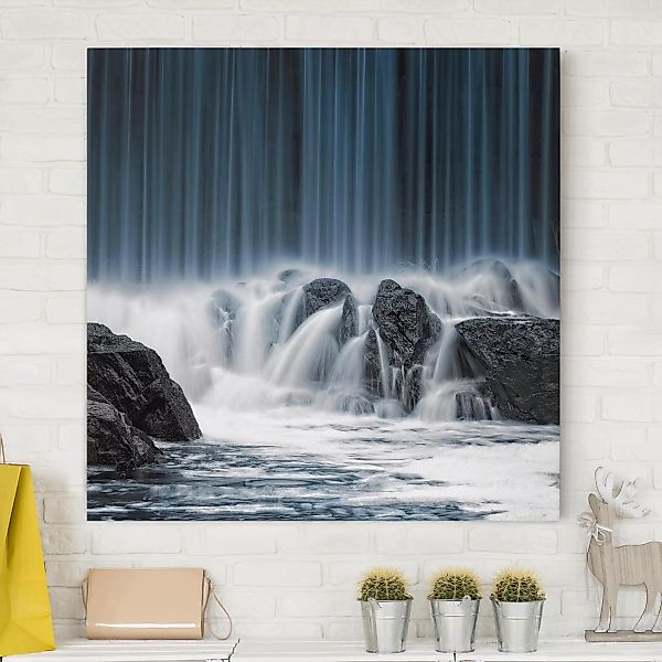 Leinwandbild Natur & Landschaft - Quadrat Wasserfall in Finnland günstig online kaufen