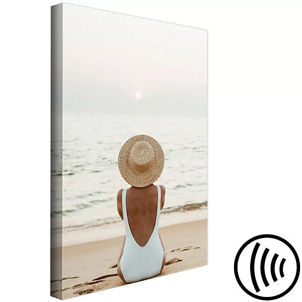 Bild auf Leinwand Frau im Hut am Strand - Meereslandschaft mit Sonnenunterg günstig online kaufen