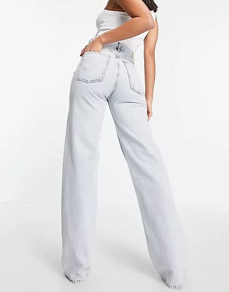 Mango – Jeans mit geradem Schnitt im Stil der 90er-Jahre in ausgeblichenem günstig online kaufen